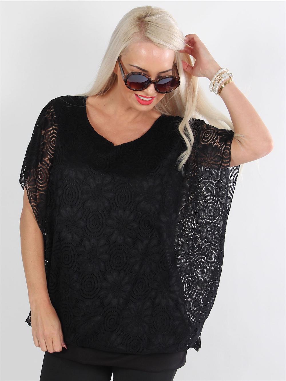 Tea Lace - Sort tætsiddende top med løst blondestof udover